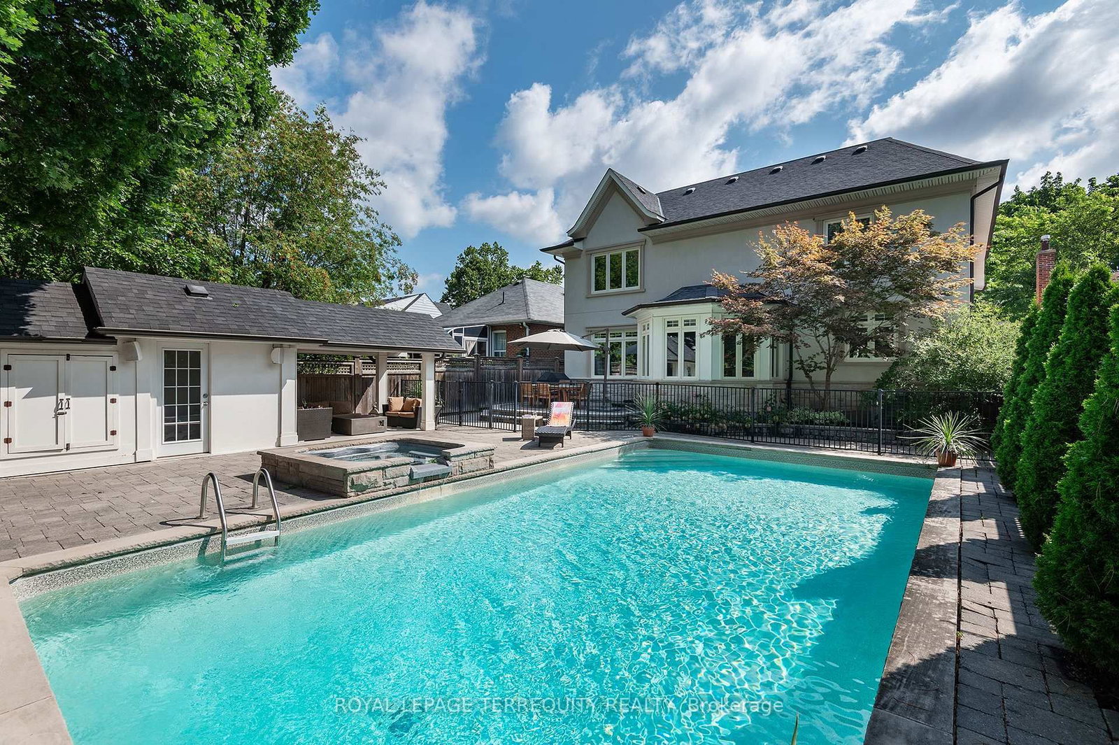 Detached House for sale at 72 EAGLE Road, Toronto, Ontario, M8Z 4J2 - Stonegate-Queensway - MLS: W12940666