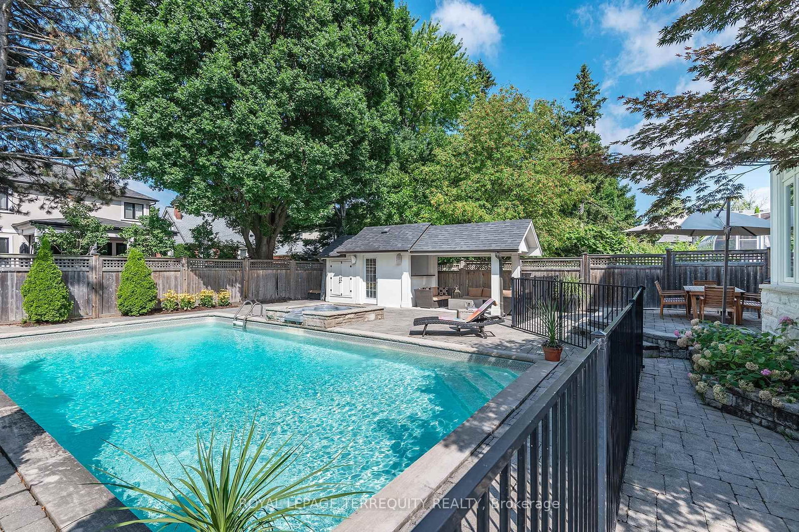 Detached House for sale at 72 EAGLE Road, Toronto, Ontario, M8Z 4J2 - Stonegate-Queensway - MLS: W12940666