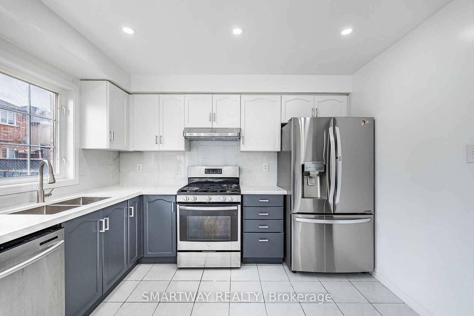 Semi-Detached House for sale at 36 Native Landing, Brampton, Ontario, L6X 5B1 - Fletcher's Creek Village - MLS: W12940752