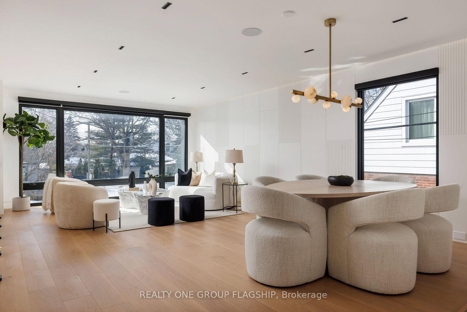 Detached House for sale at 7 Bentley Drive, Toronto, Ontario, M8Z 3L9 - Stonegate-Queensway - MLS: W12940756