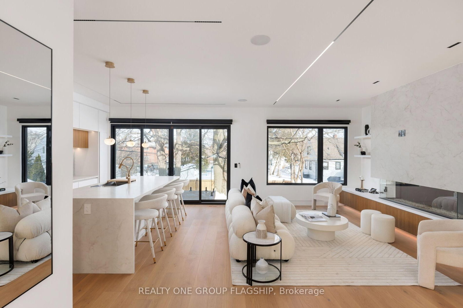 Detached House for sale at 7 Bentley Drive, Toronto, Ontario, M8Z 3L9 - Stonegate-Queensway - MLS: W12940756