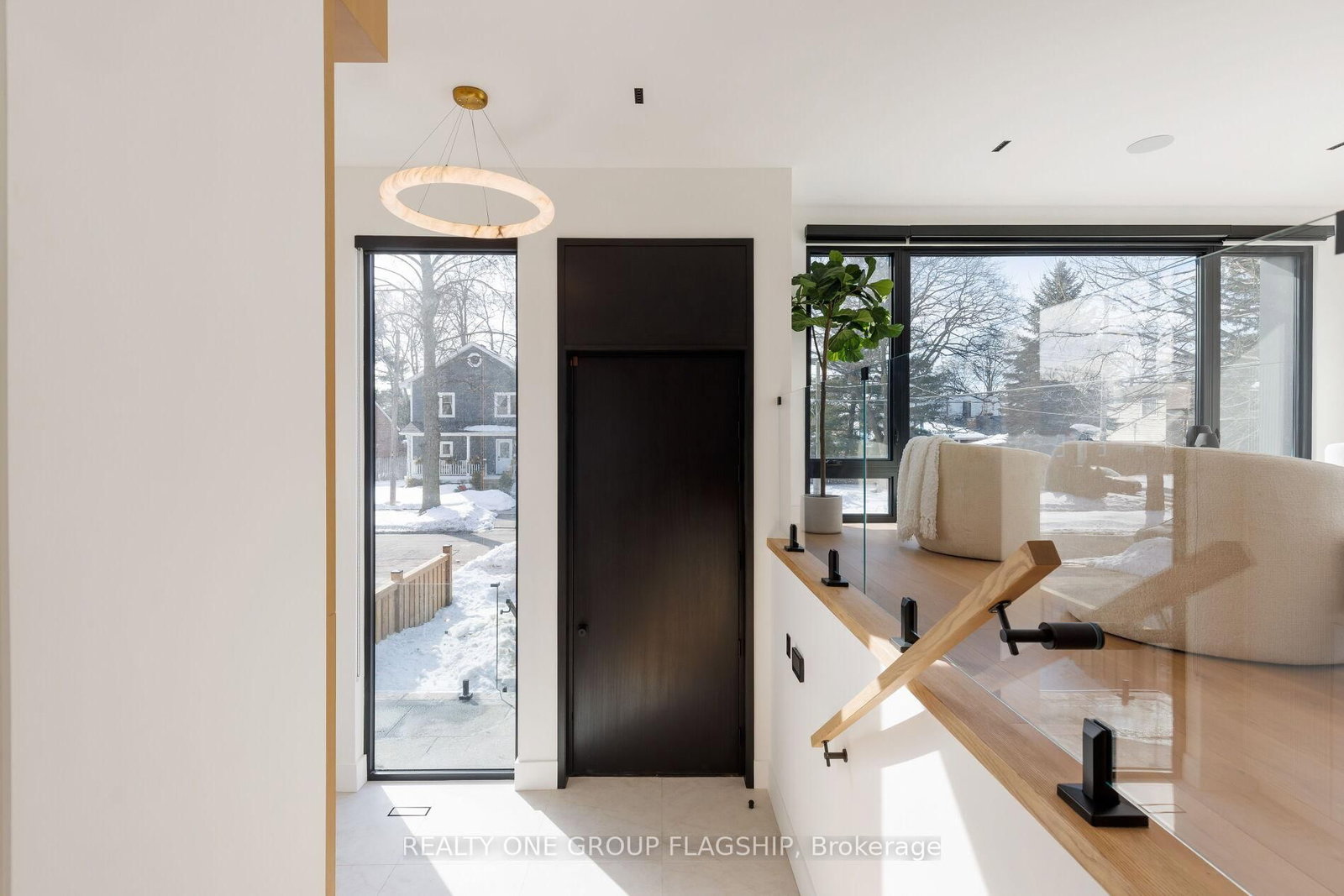 Detached House for sale at 7 Bentley Drive, Toronto, Ontario, M8Z 3L9 - Stonegate-Queensway - MLS: W12940756