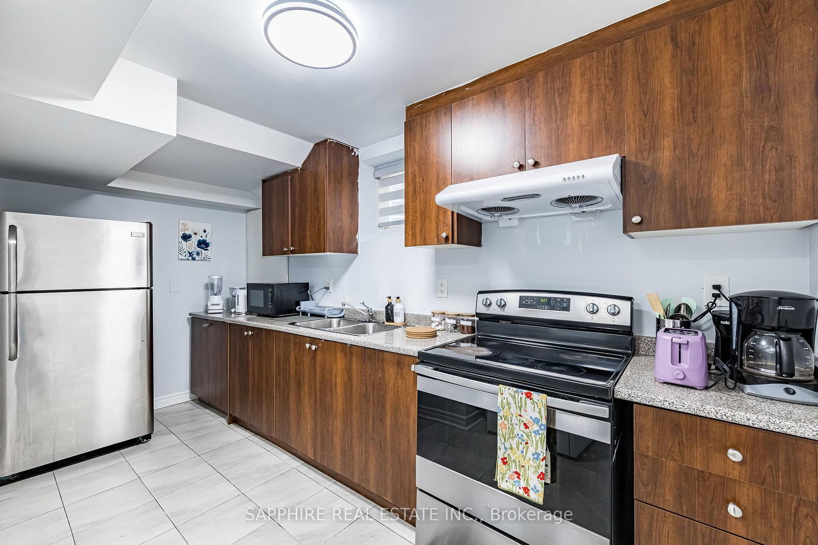 Detached House for sale at 325 Trudeau Drive, Milton, Ontario, L9T 8Y7 - Clarke - MLS: W12941044