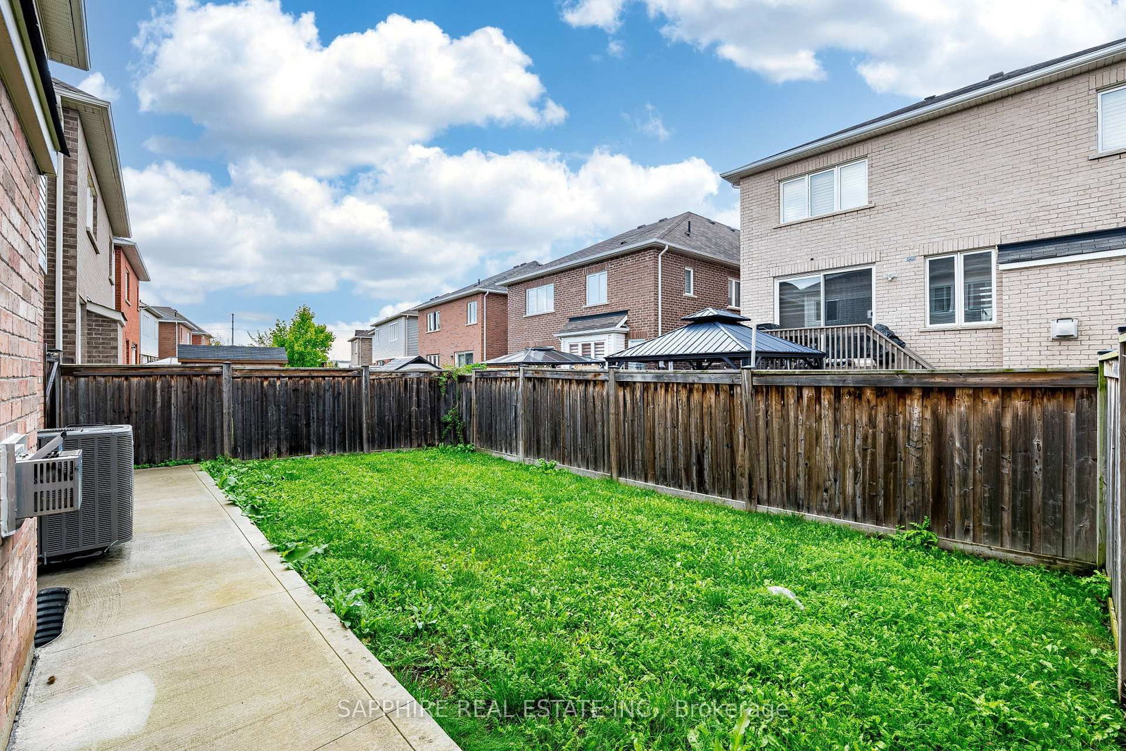 Detached House for sale at 325 Trudeau Drive, Milton, Ontario, L9T 8Y7 - Clarke - MLS: W12941044