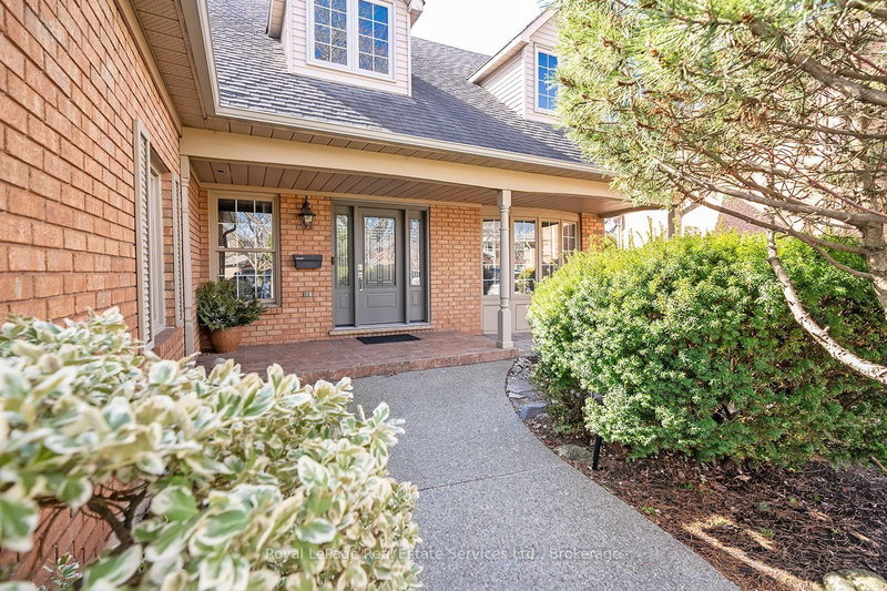 1274 Hilton Lane, Oakville, L6M 2V2 | Image 2