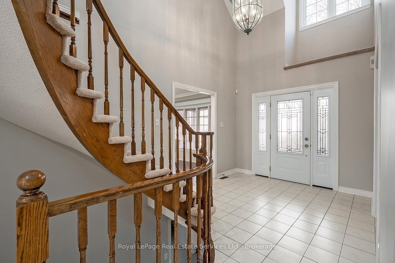 1274 Hilton Lane, Oakville, L6M 2V2 | Image 3
