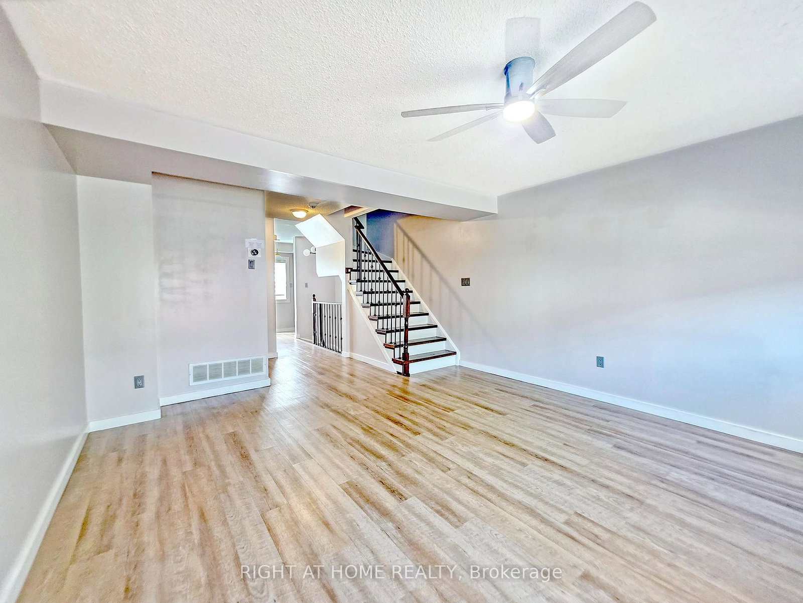 Townhouse for sale at 98 Spadina Road, Brampton, Ontario, L6X 4X6 - Brampton West - MLS: W12941394