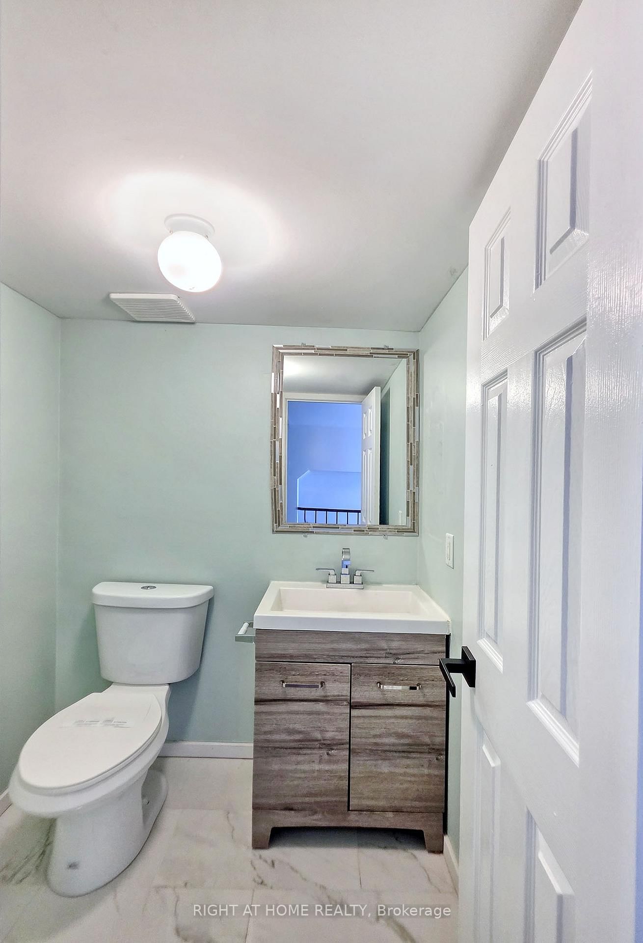 Townhouse for sale at 98 Spadina Road, Brampton, Ontario, L6X 4X6 - Brampton West - MLS: W12941394