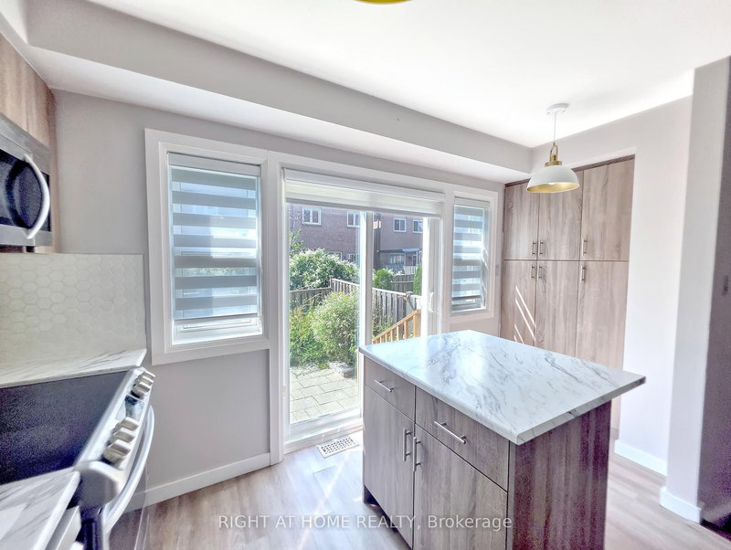 98 Spadina Rd, Brampton, L6X 4X6 | Image 3