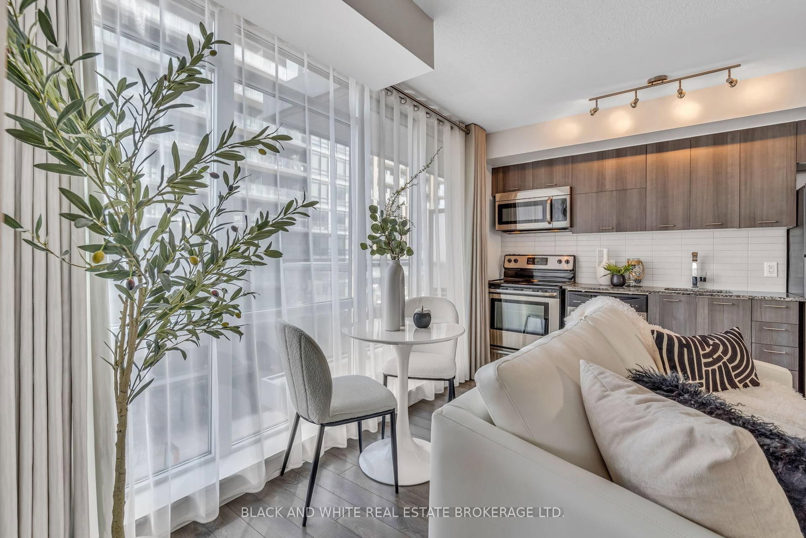 Condo for sale at 403-20 Joe Shuster Way, Toronto, Ontario, M6K 0A3 - South Parkdale - MLS: W12941560