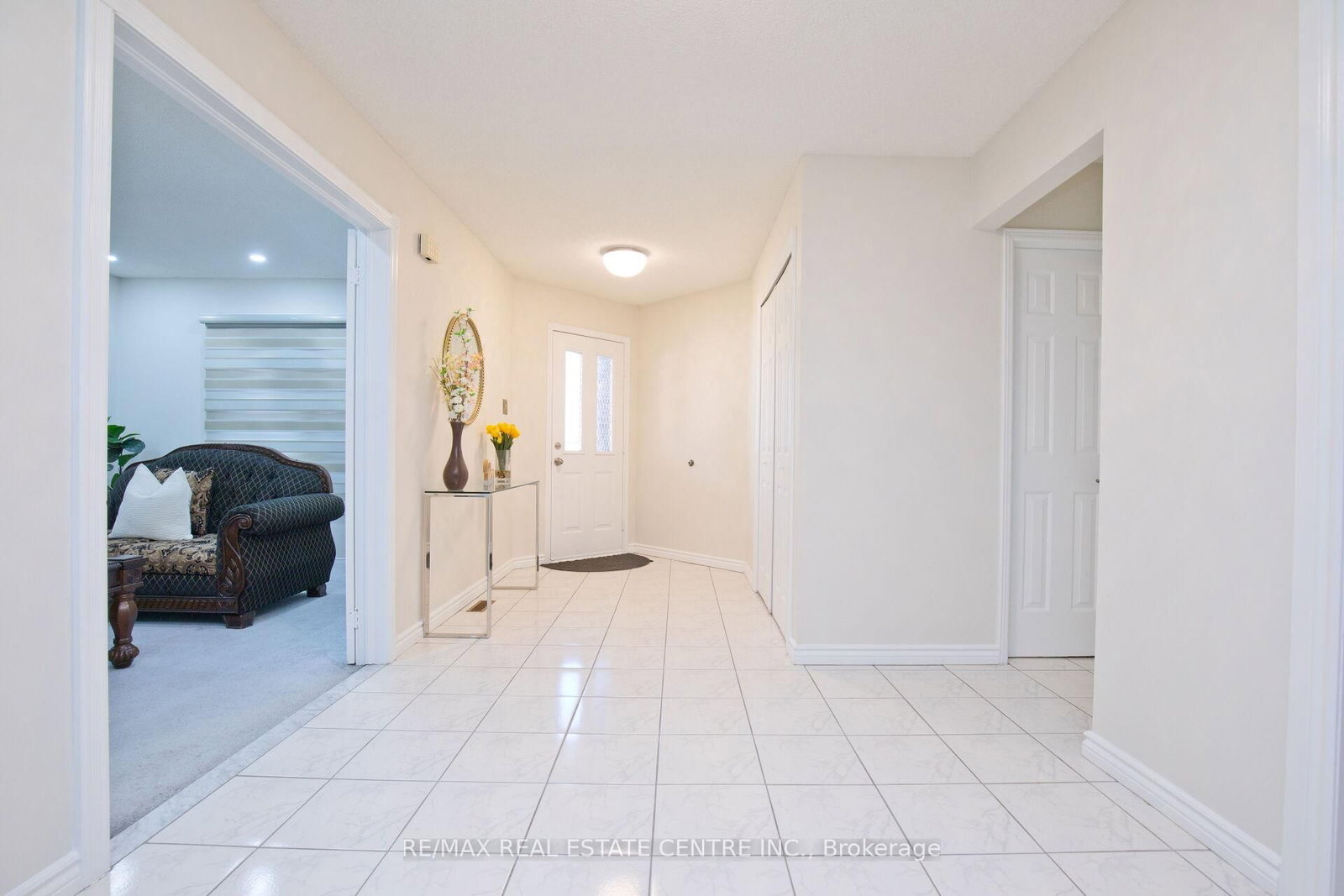 Detached House for sale at 34 Smithers Crescent, Brampton, Ontario, L6Y 3K8 - Brampton South - MLS: W12941596