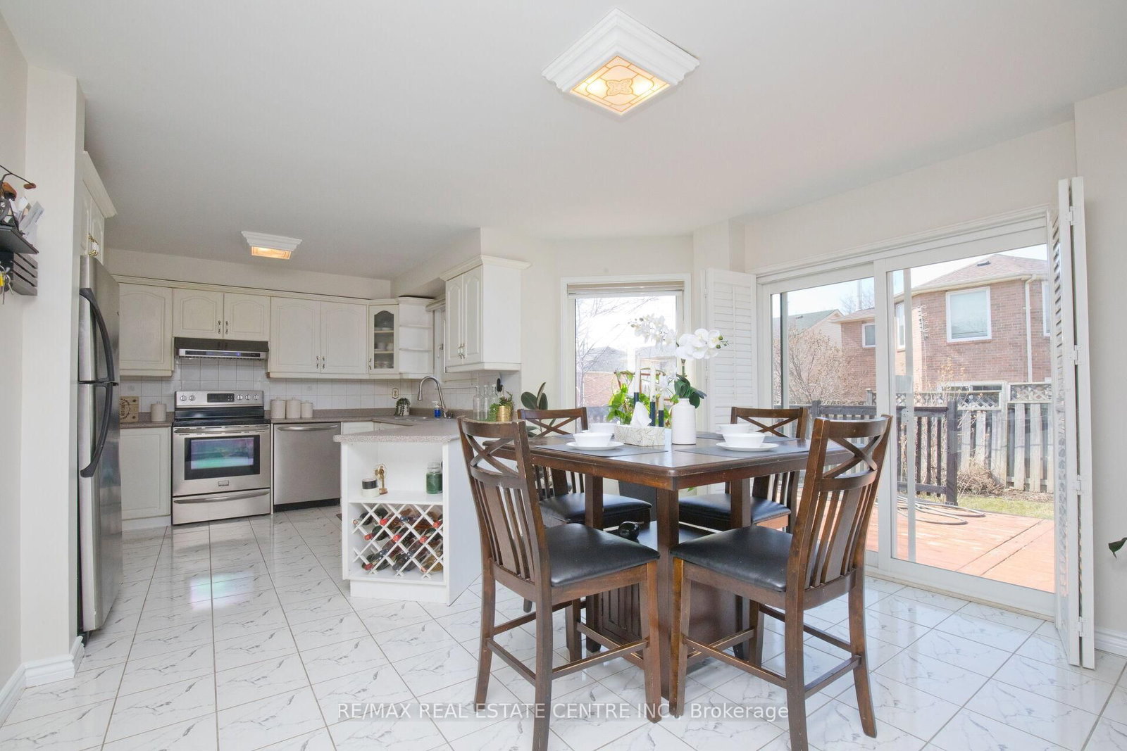 Detached House for sale at 34 Smithers Crescent, Brampton, Ontario, L6Y 3K8 - Brampton South - MLS: W12941596