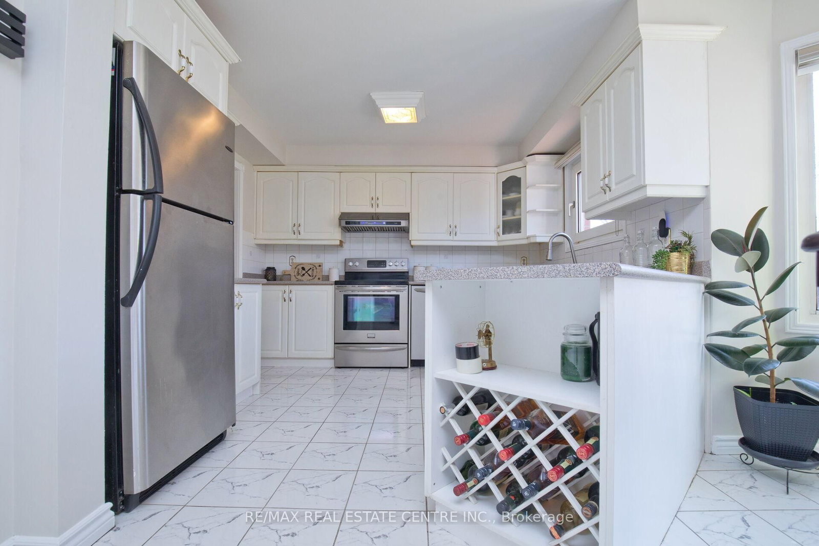 Detached House for sale at 34 Smithers Crescent, Brampton, Ontario, L6Y 3K8 - Brampton South - MLS: W12941596