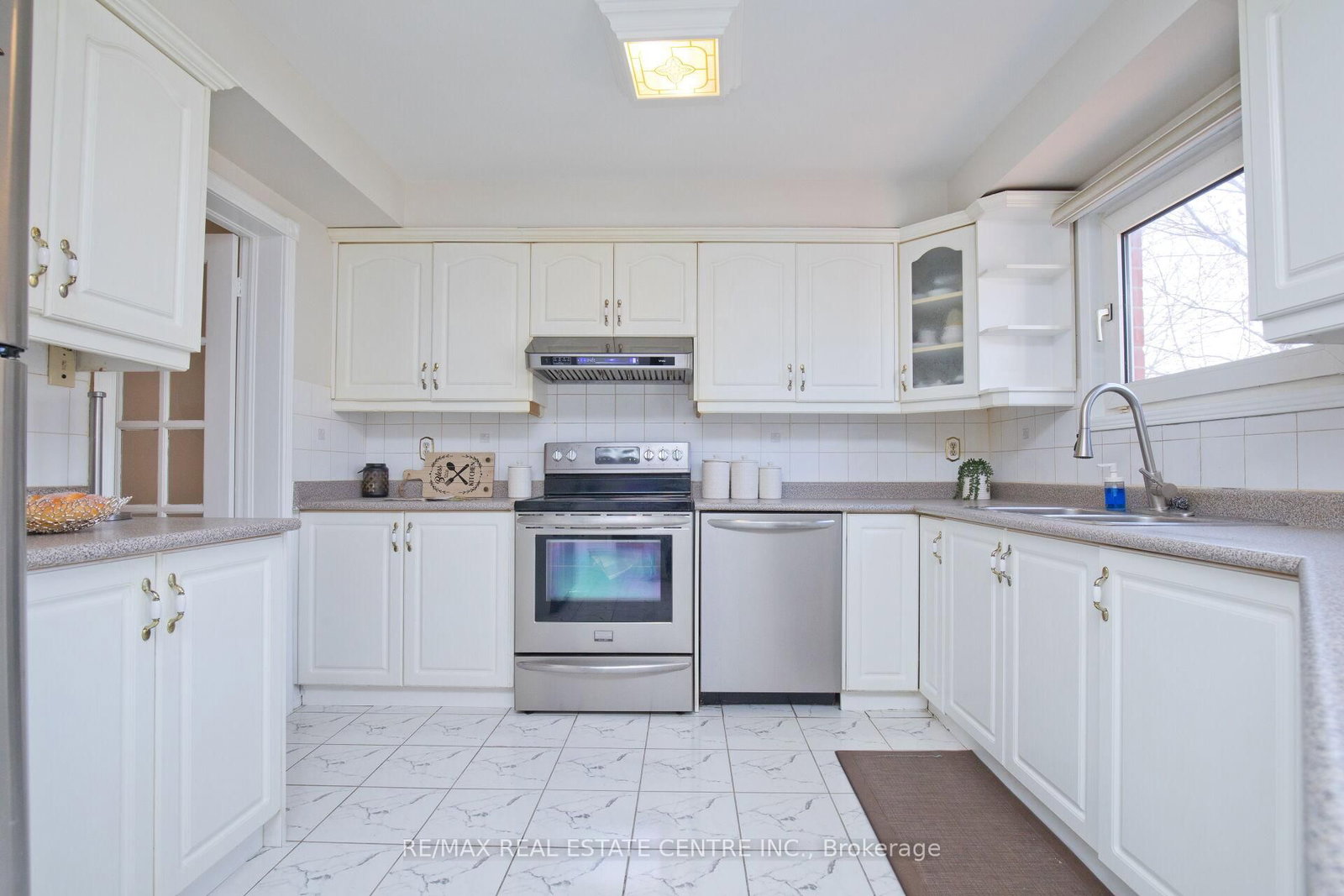 Detached House for sale at 34 Smithers Crescent, Brampton, Ontario, L6Y 3K8 - Brampton South - MLS: W12941596