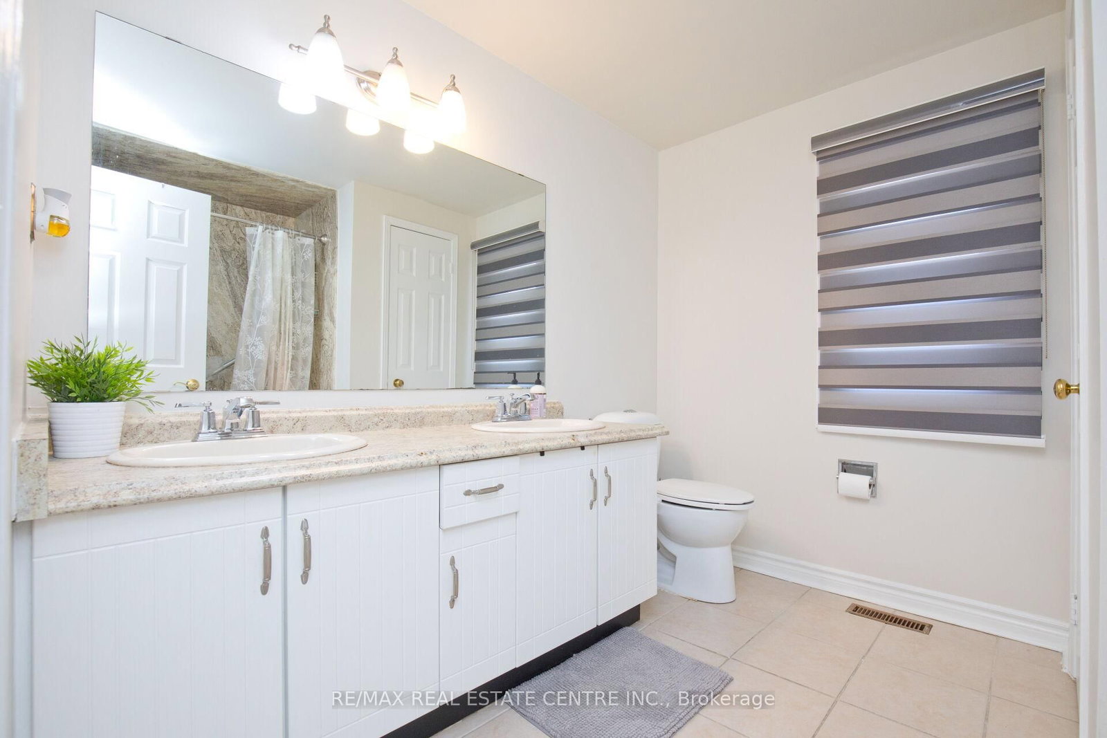 Detached House for sale at 34 Smithers Crescent, Brampton, Ontario, L6Y 3K8 - Brampton South - MLS: W12941596