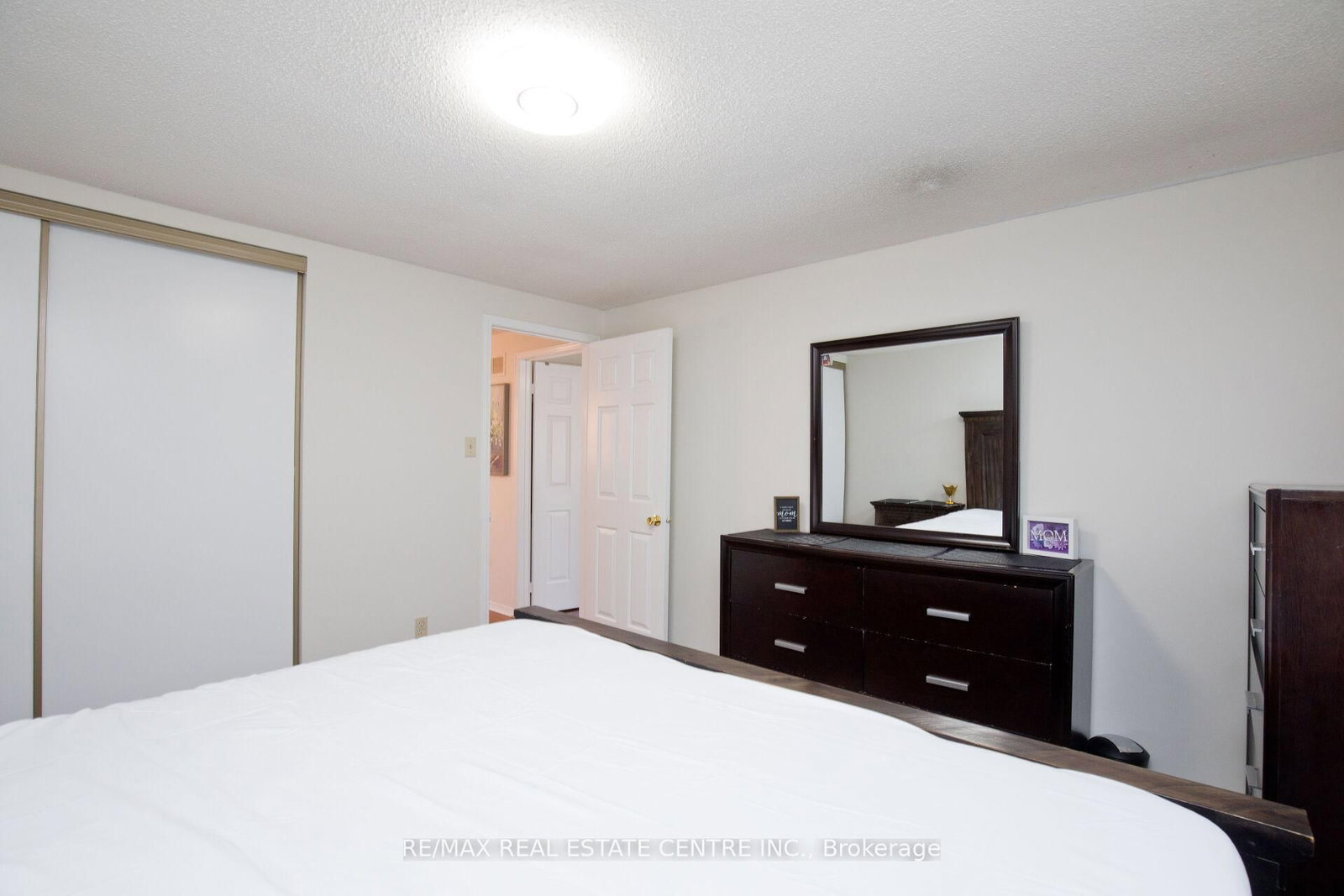 Detached House for sale at 34 Smithers Crescent, Brampton, Ontario, L6Y 3K8 - Brampton South - MLS: W12941596