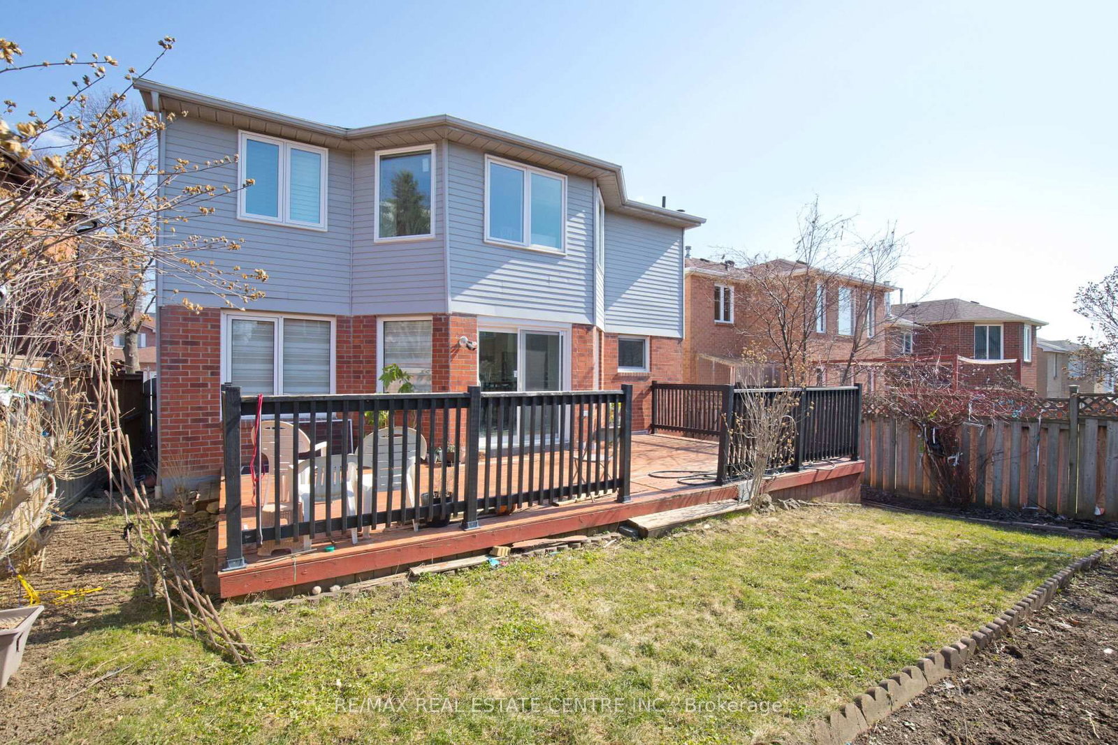 Detached House for sale at 34 Smithers Crescent, Brampton, Ontario, L6Y 3K8 - Brampton South - MLS: W12941596