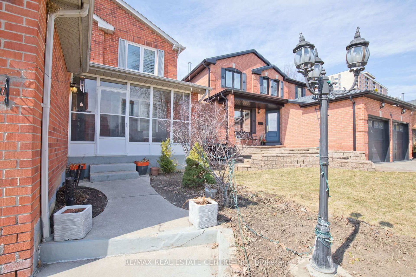 Detached House for sale at 34 Smithers Crescent, Brampton, Ontario, L6Y 3K8 - Brampton South - MLS: W12941596