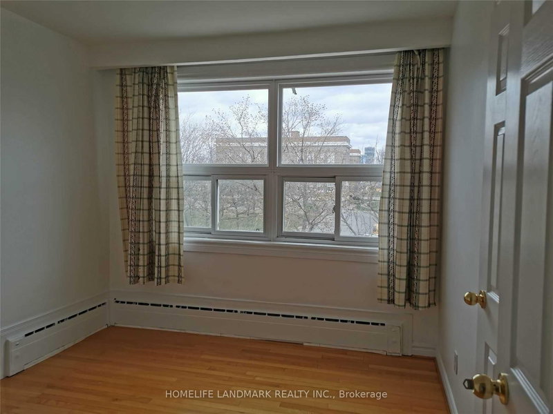 home for lease on Upper-407 Royal York Road