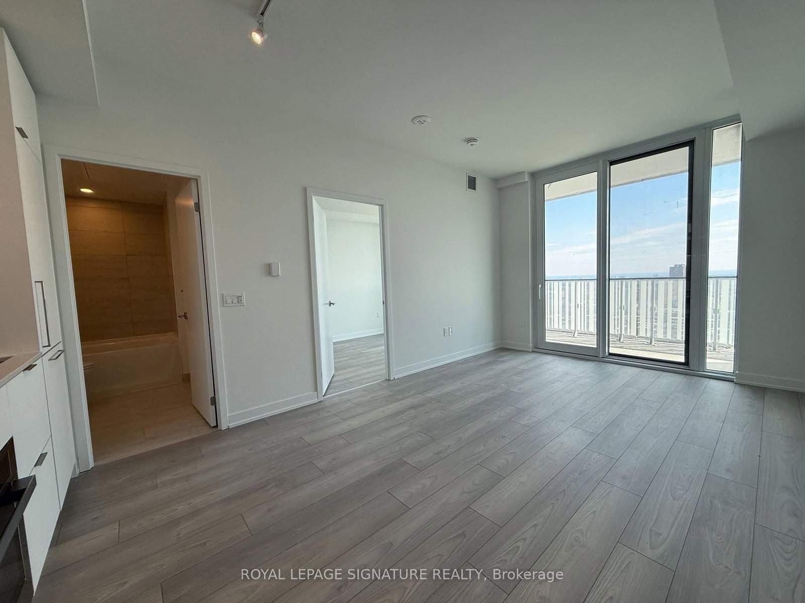 1 Fairview Road E, Unit 1713 - Photo 4