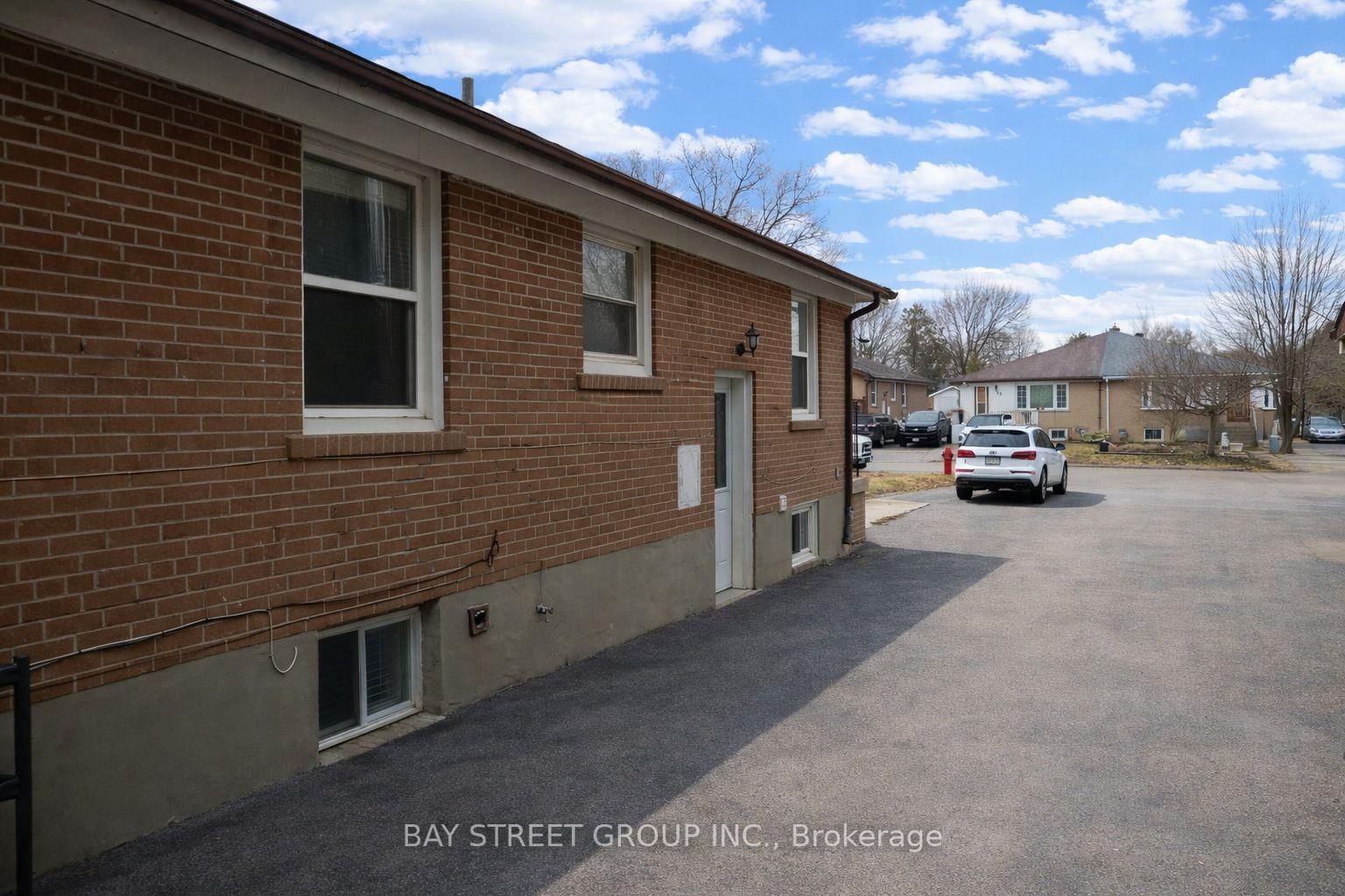 56 Corby Crescent, Unit Lower - Photo 19