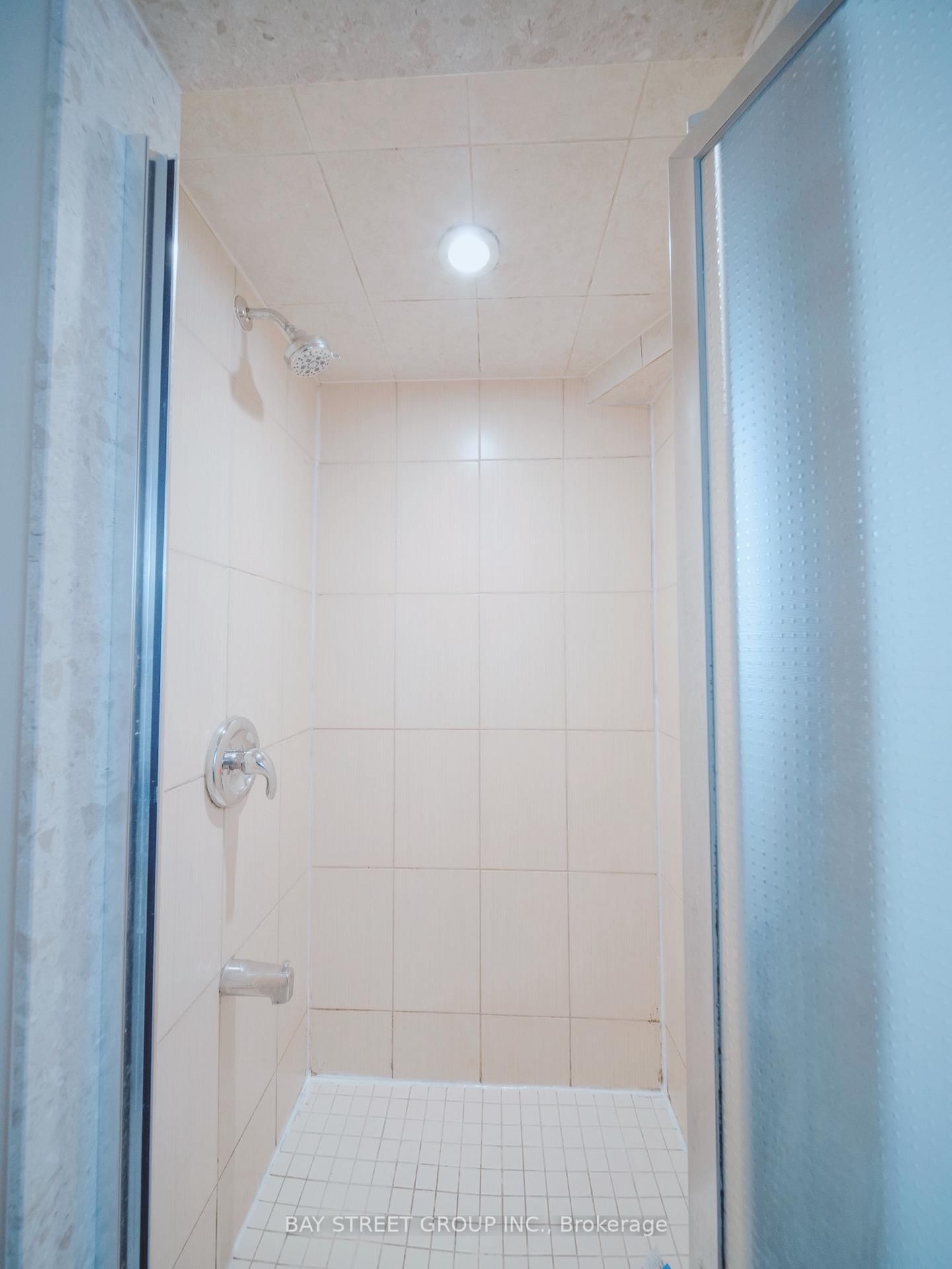 56 Corby Crescent, Unit Lower - Photo 7