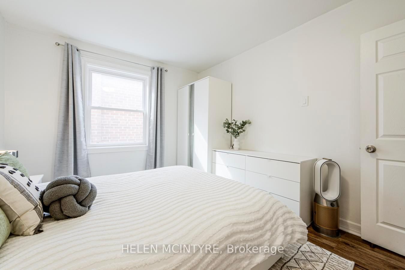 Detached House for sale at 2 Birch Tree Crescent, Toronto, Ontario, M6M 2K8 - Mount Dennis - MLS: W12942450