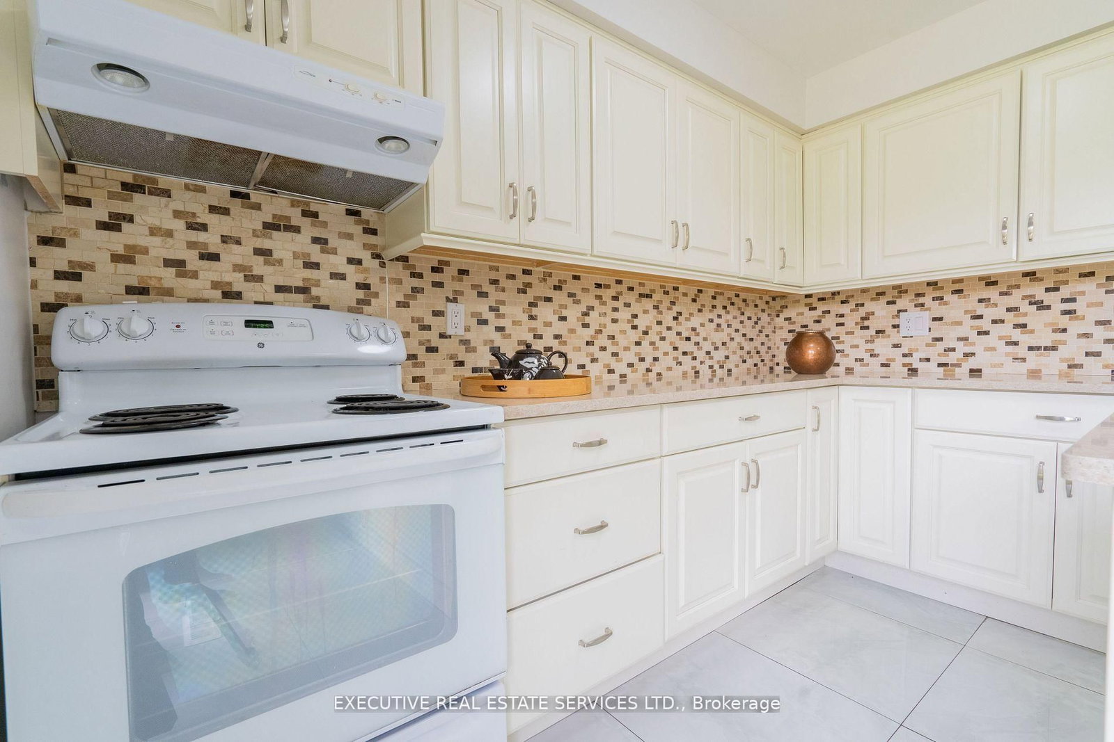 Detached House for sale at 36 Blueridge Square, Brampton, Ontario, L6Z 1A1 - Heart Lake West - MLS: W12942716