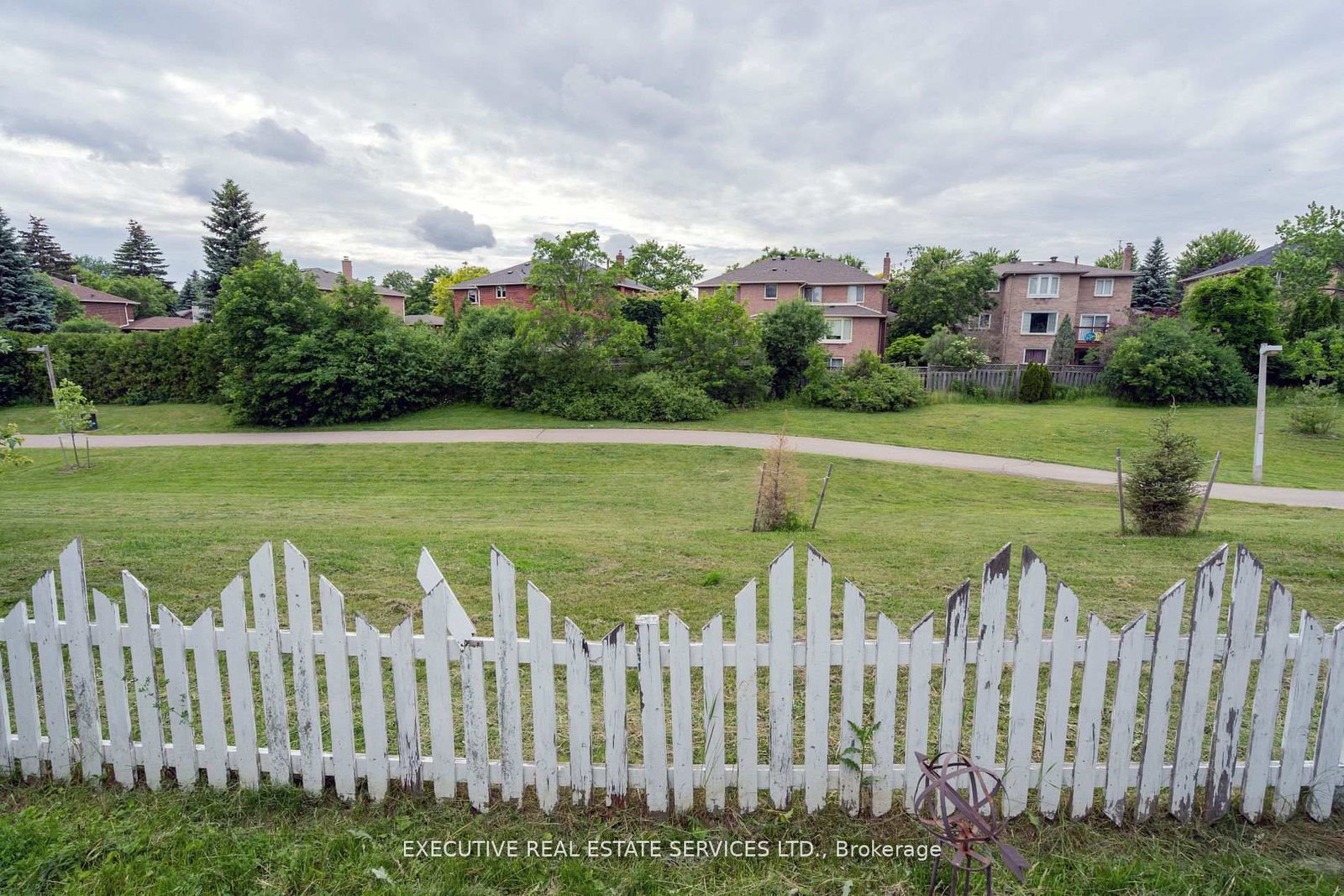 Detached House for sale at 36 Blueridge Square, Brampton, Ontario, L6Z 1A1 - Heart Lake West - MLS: W12942716