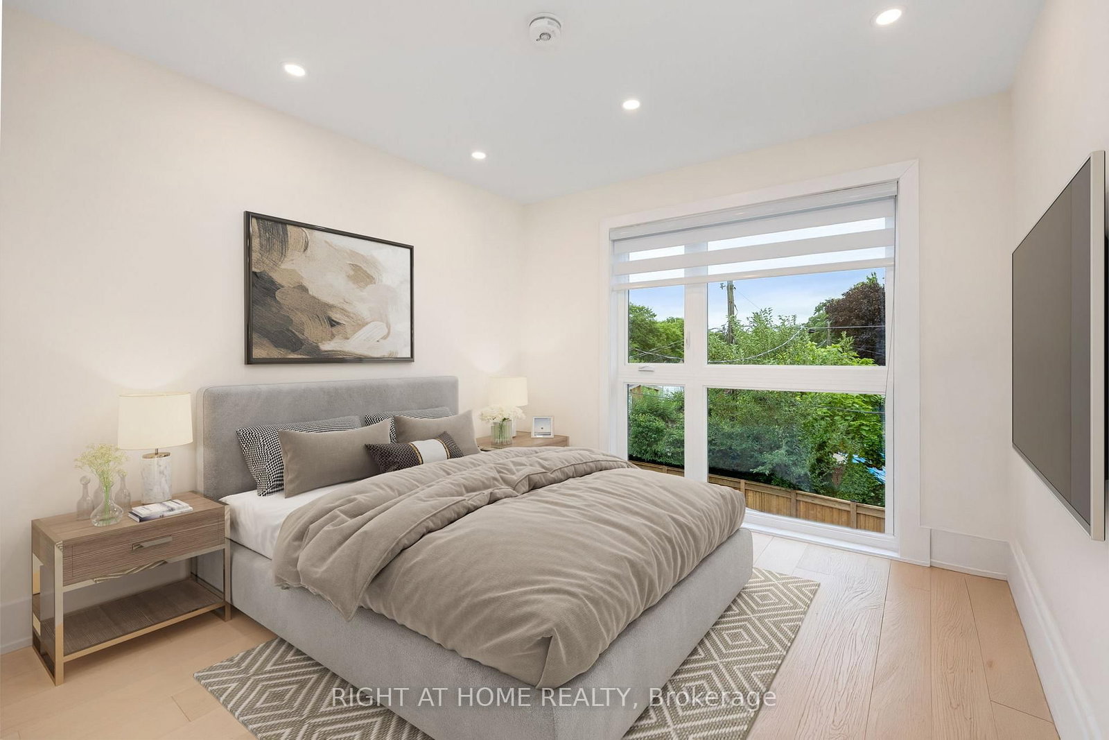 Detached House for sale at 584 WALKERS Line, Burlington, Ontario, L7N 2E5 - Roseland - MLS: W12942902