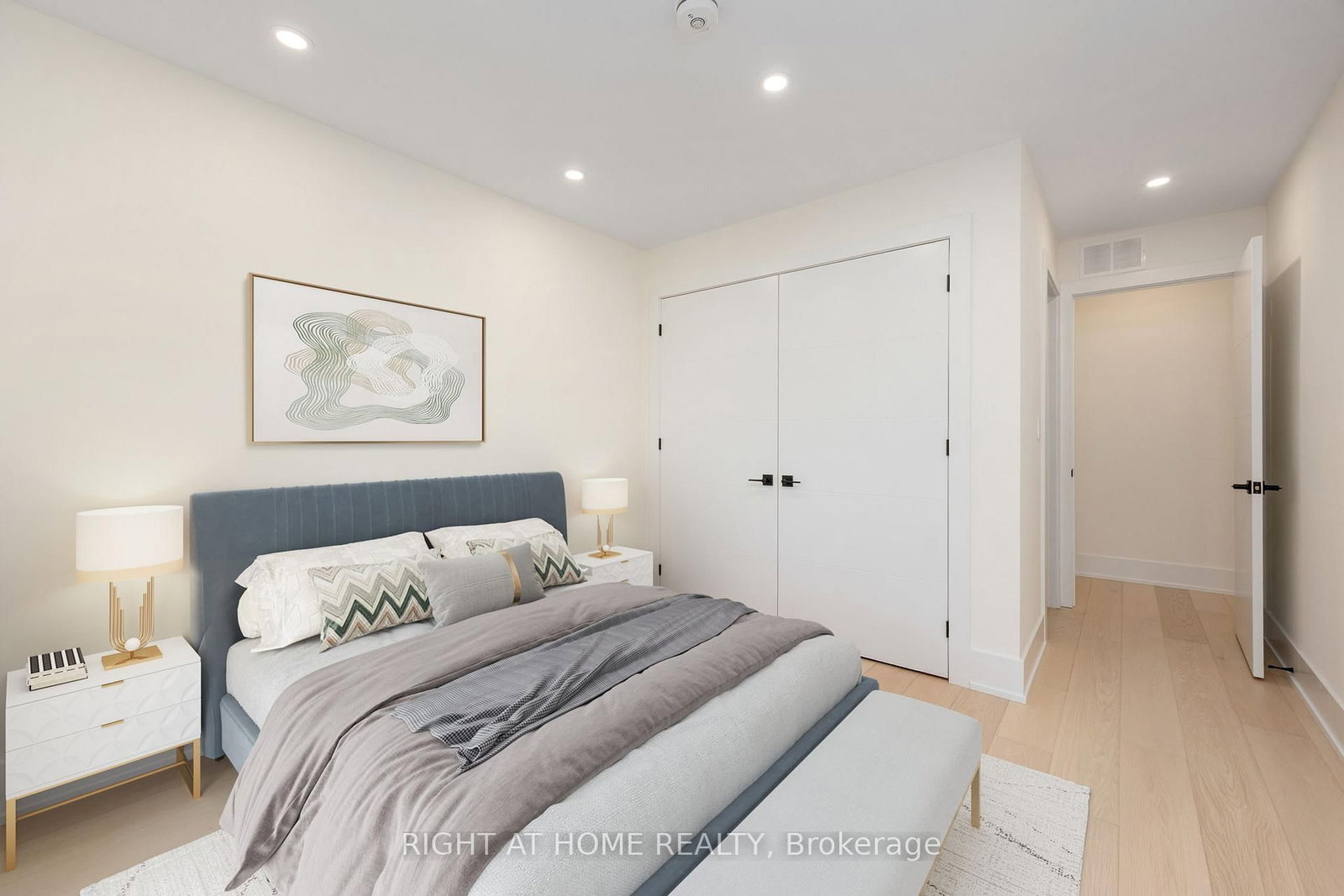 Detached House for sale at 584 WALKERS Line, Burlington, Ontario, L7N 2E5 - Roseland - MLS: W12942902