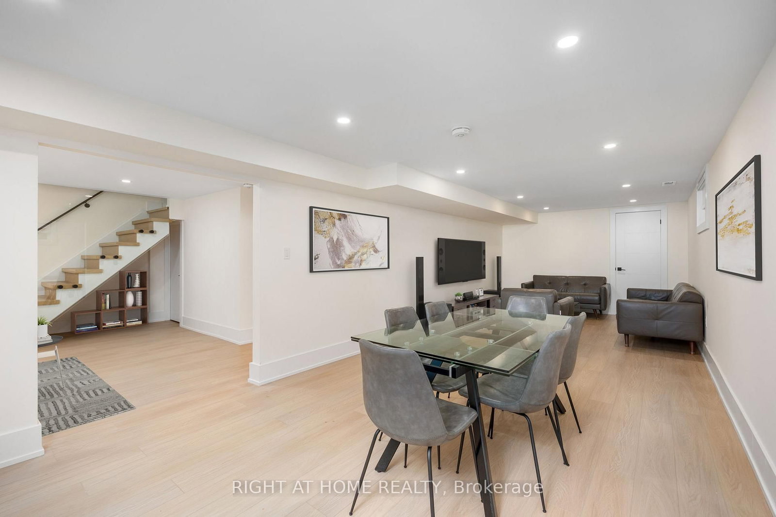 Detached House for sale at 584 WALKERS Line, Burlington, Ontario, L7N 2E5 - Roseland - MLS: W12942902