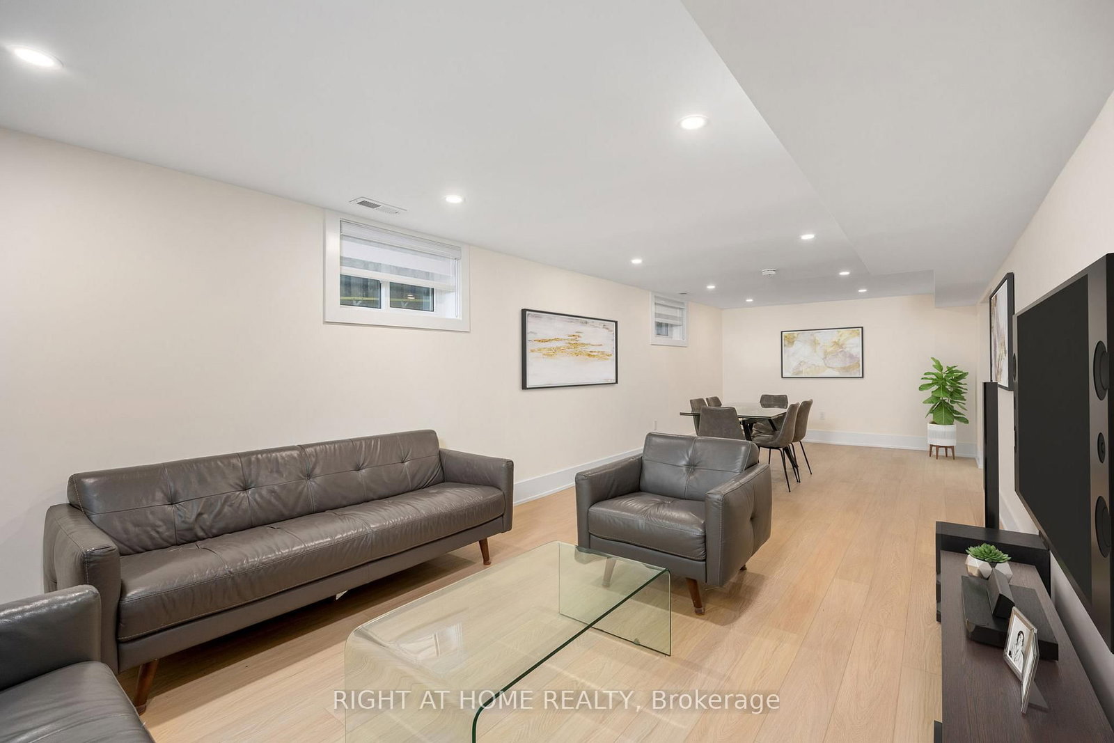 Detached House for sale at 584 WALKERS Line, Burlington, Ontario, L7N 2E5 - Roseland - MLS: W12942902