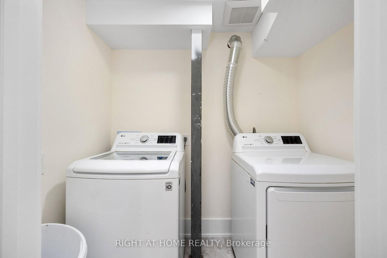 Detached House for sale at 584 WALKERS Line, Burlington, Ontario, L7N 2E5 - Roseland - MLS: W12942902