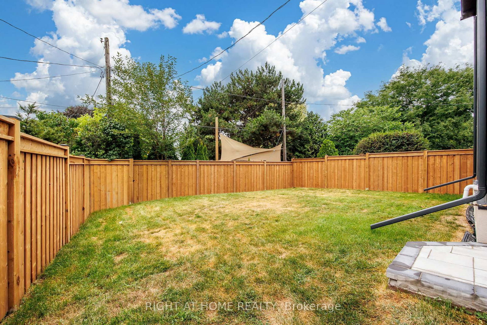 Detached House for sale at 584 WALKERS Line, Burlington, Ontario, L7N 2E5 - Roseland - MLS: W12942902