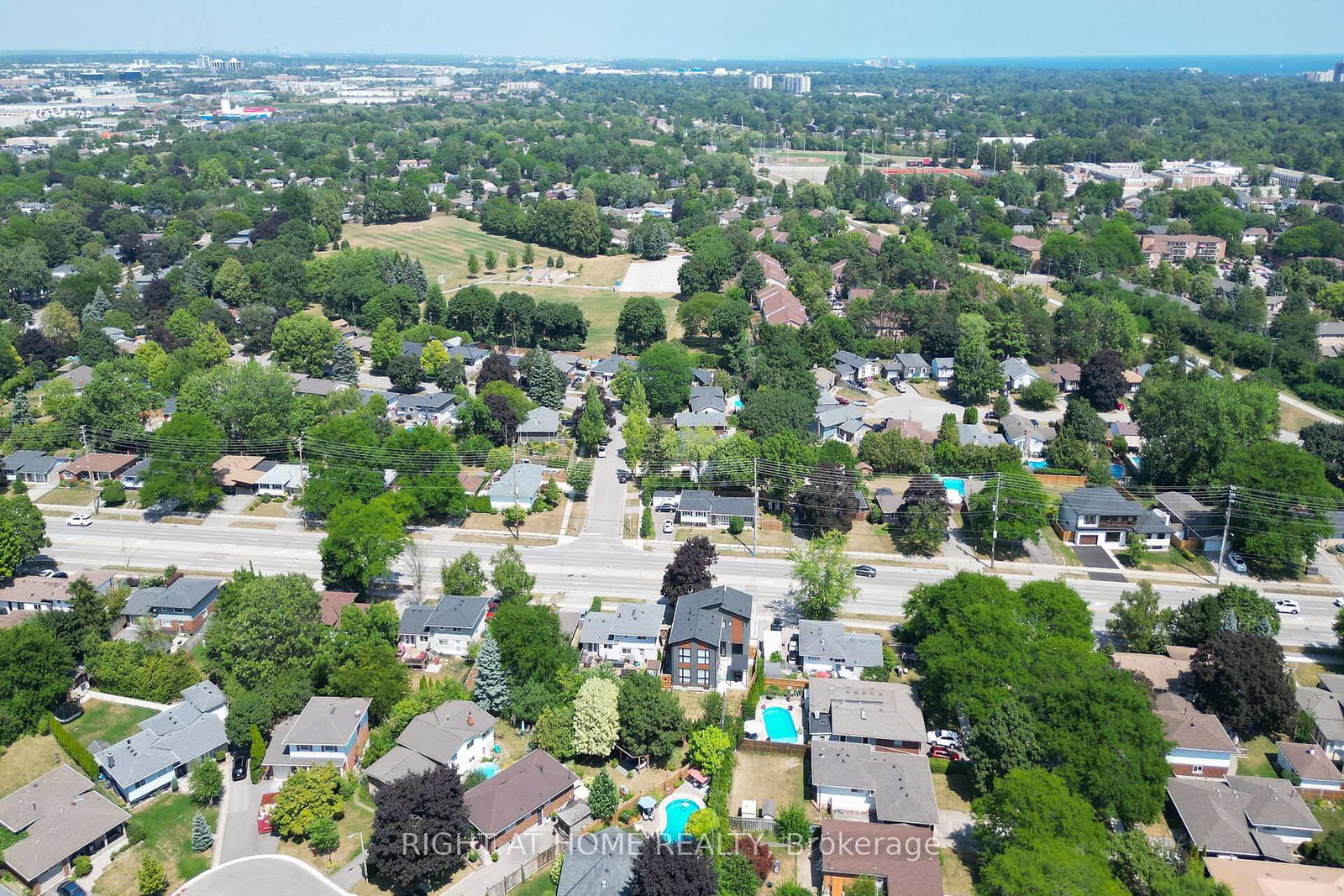 Detached House for sale at 584 WALKERS Line, Burlington, Ontario, L7N 2E5 - Roseland - MLS: W12942902