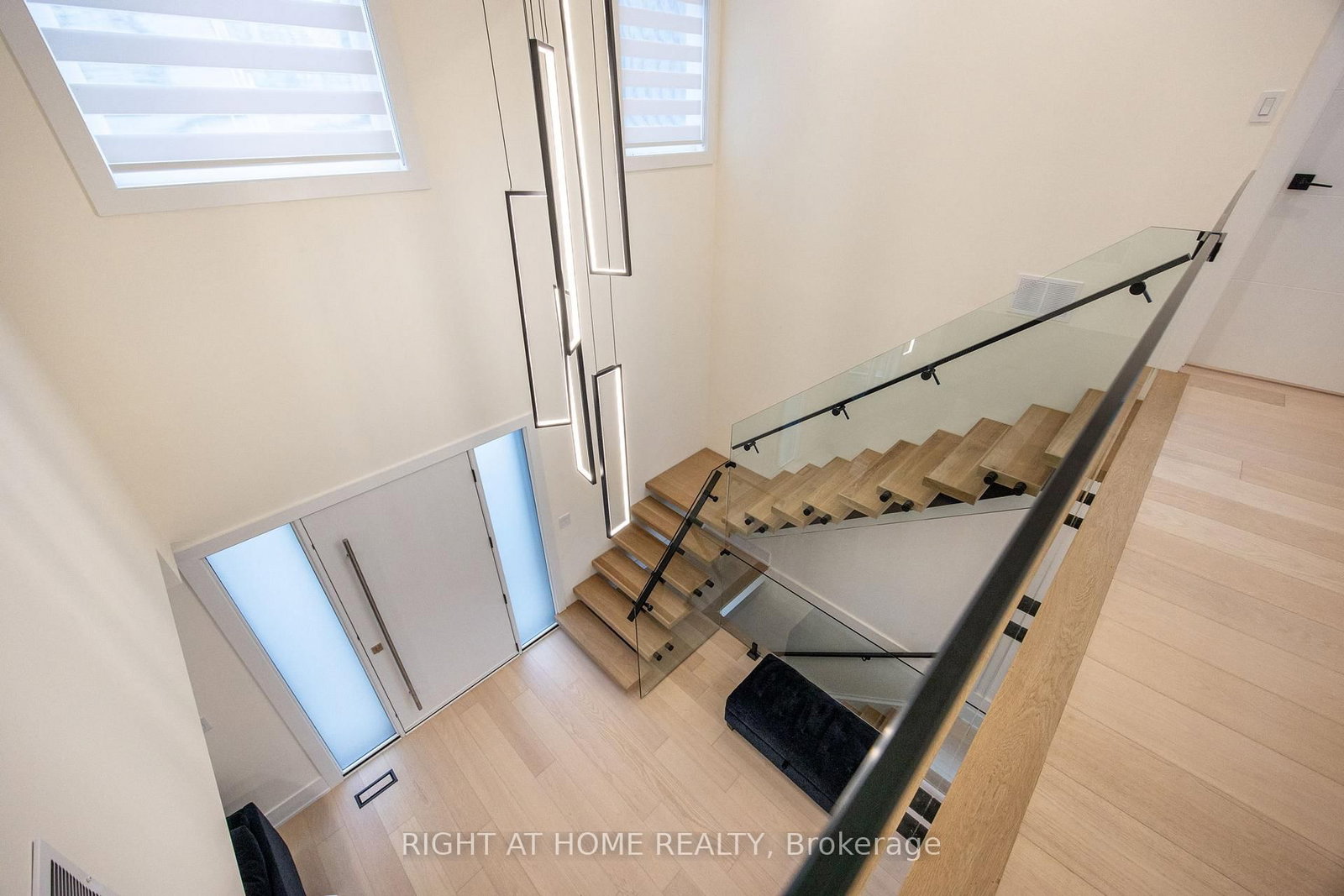 Detached House for sale at 584 WALKERS Line, Burlington, Ontario, L7N 2E5 - Roseland - MLS: W12942902