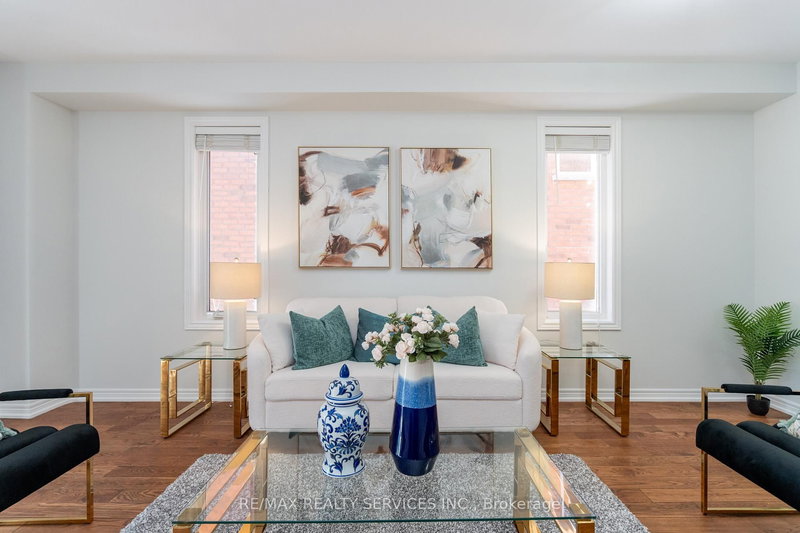 112 Amaranth Cres, Brampton, L7A 0L5 | Image 2