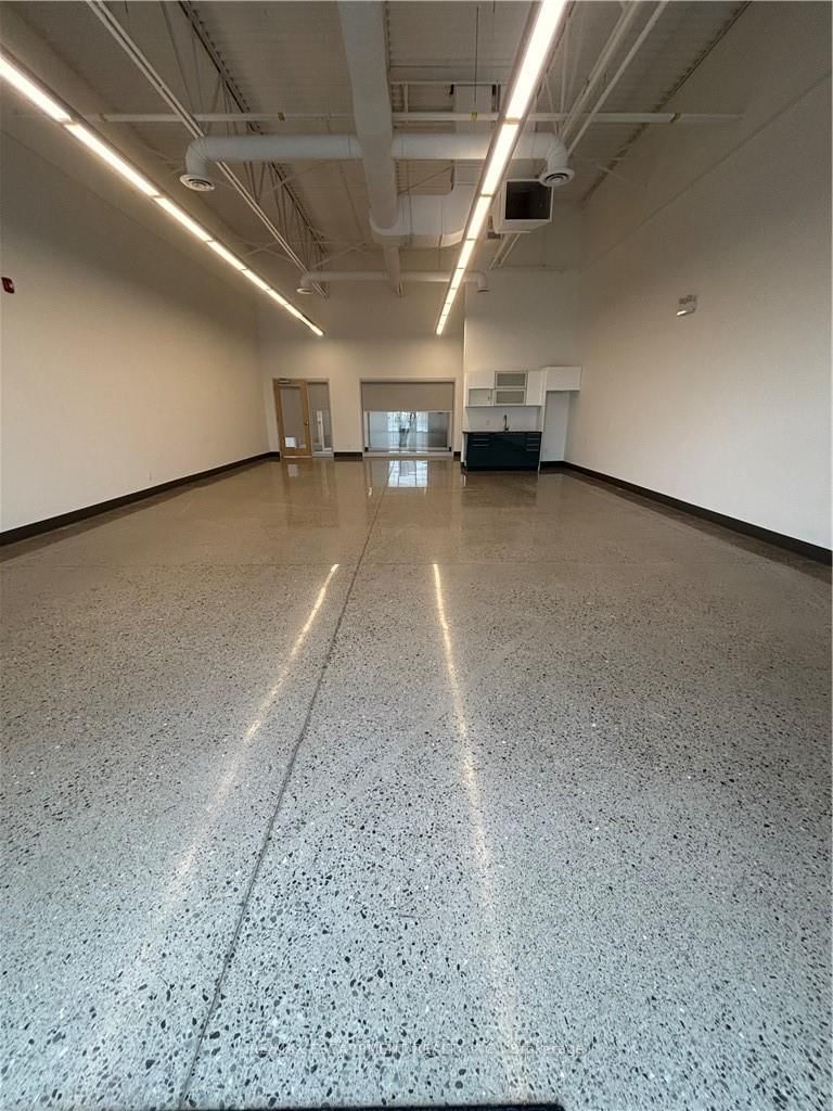 7 - 3325 Harvester Rd, Burlington, L7N 3N2 | Image 2