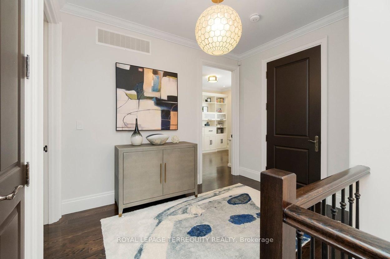 Detached House for sale at 12 Elliott Avenue, Toronto, Ontario, M8X 2P8 - Kingsway South - MLS: W12943316