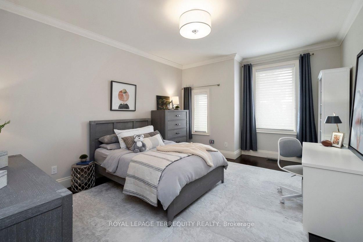 Detached House for sale at 12 Elliott Avenue, Toronto, Ontario, M8X 2P8 - Kingsway South - MLS: W12943316