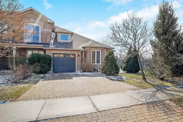 2306 Kingfisher Court