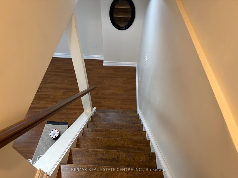 4325 Guildwood Way, Mississauga, L5R 0A7 | Image 3