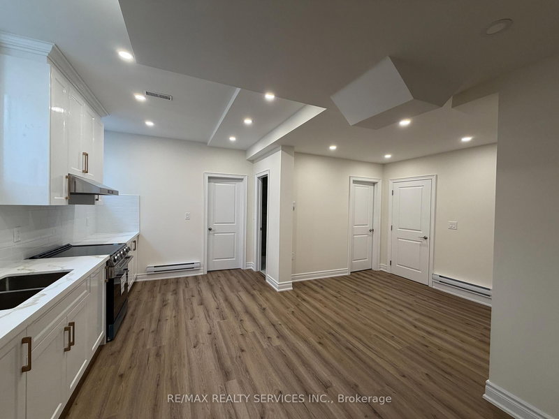 LOWER - 3461 Mosley Gate, Oakville, L6H 0Y8 | Image 2