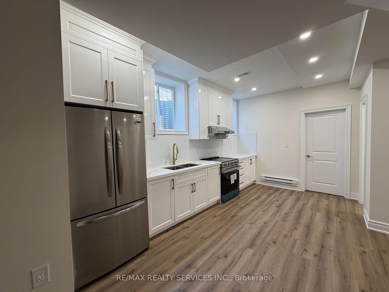 LOWER - 3461 Mosley Gate, Oakville, L6H 0Y8 | Image 3