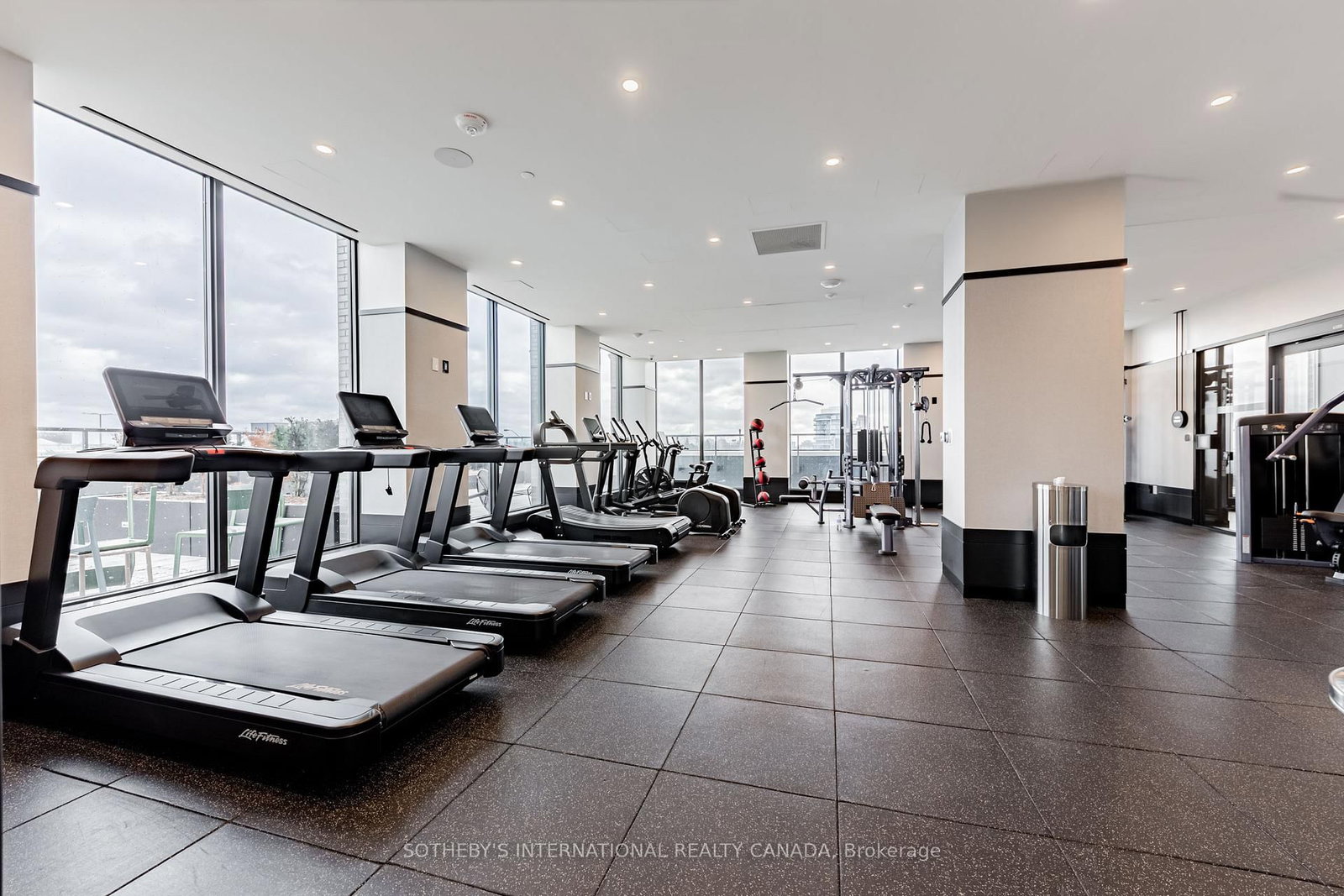 5 York Garden Way, Unit 703 - Photo 25