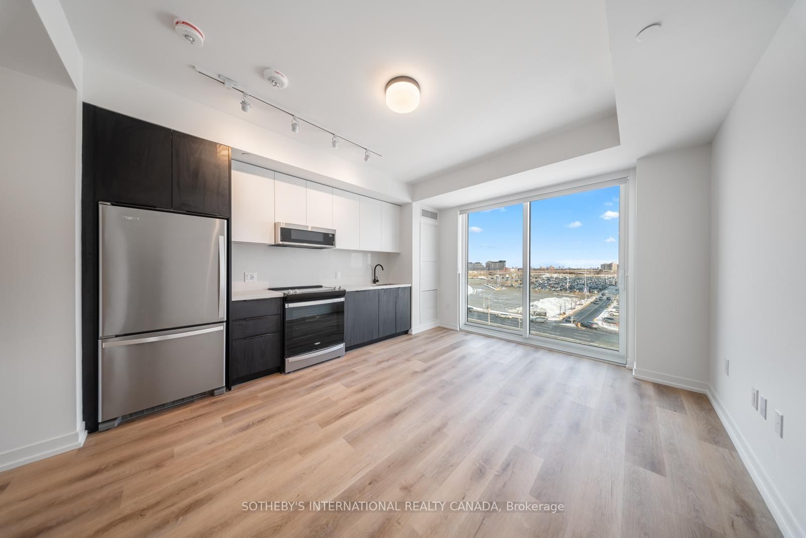 5 York Garden Way, Unit 703 - Photo 5