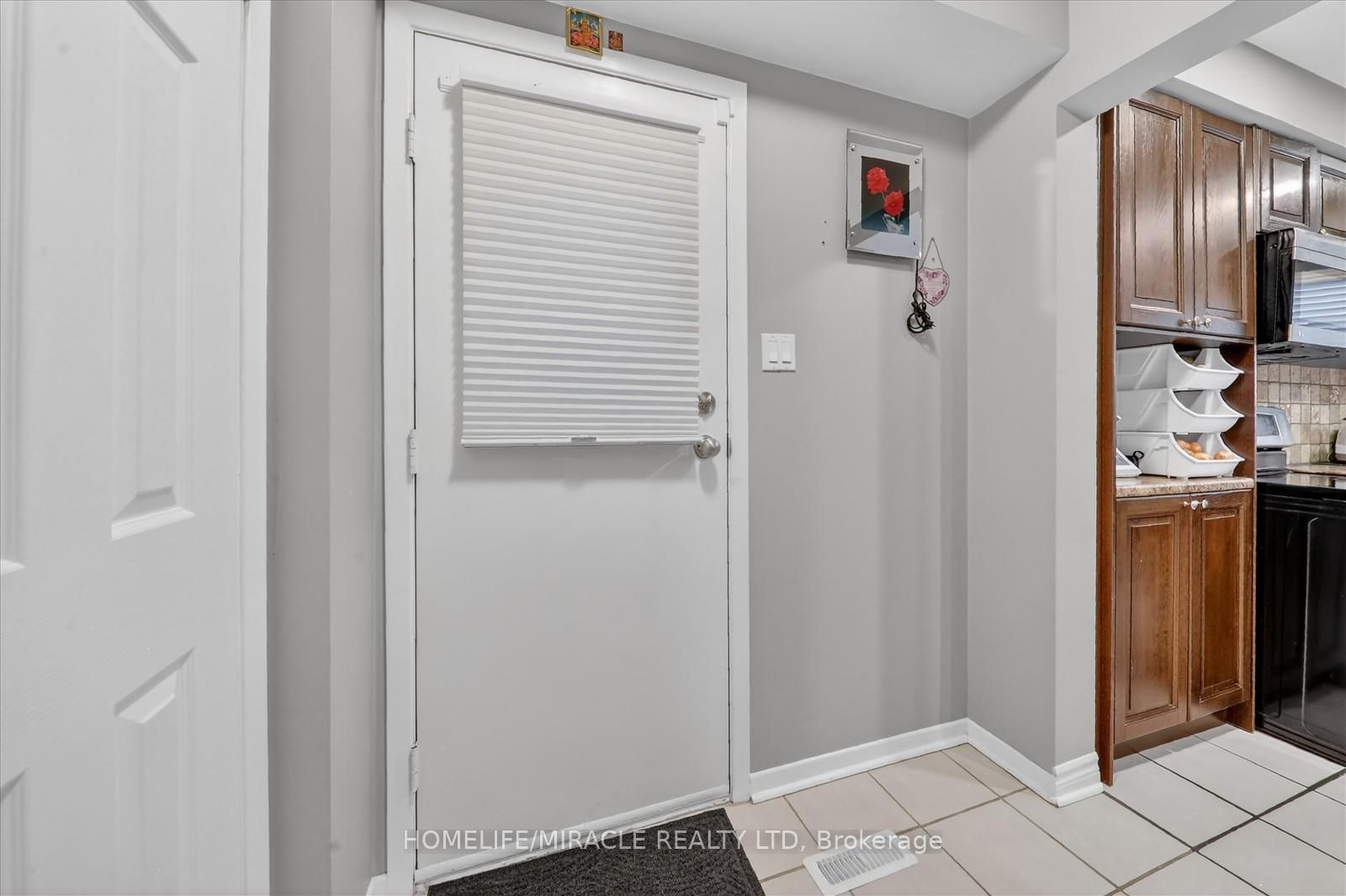 Semi-Detached House for sale at 113 Fanshawe Drive, Brampton, Ontario, L6Z 1A8 - Heart Lake West - MLS: W12943568