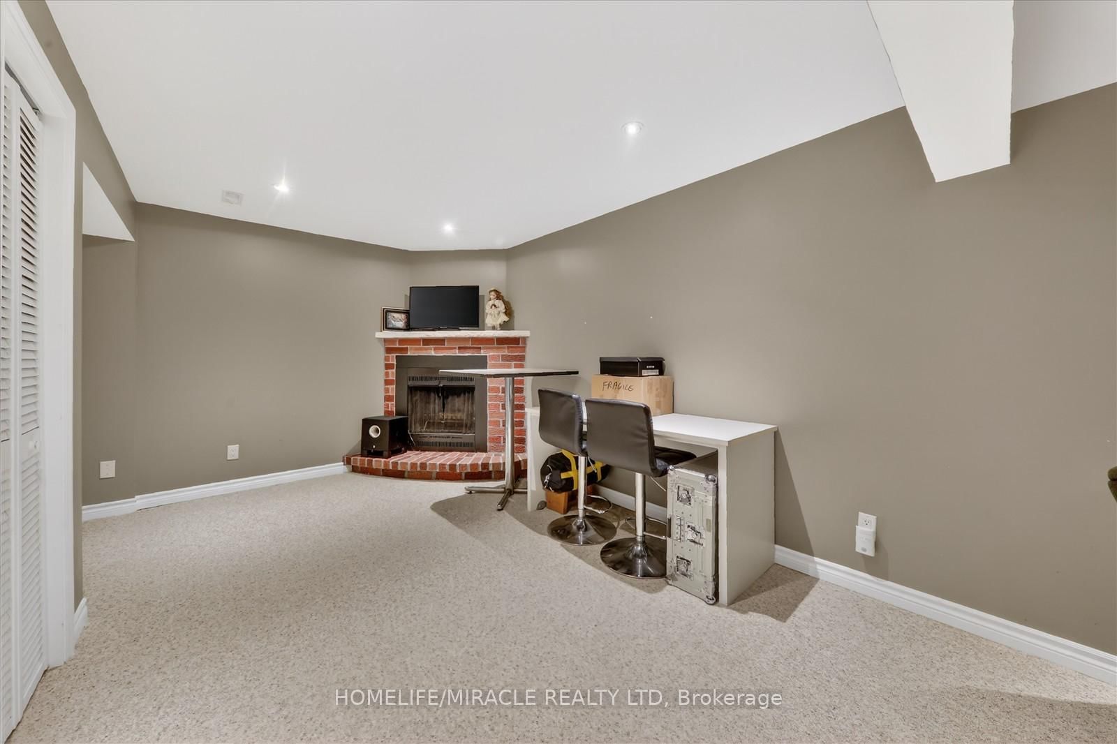 Semi-Detached House for sale at 113 Fanshawe Drive, Brampton, Ontario, L6Z 1A8 - Heart Lake West - MLS: W12943568