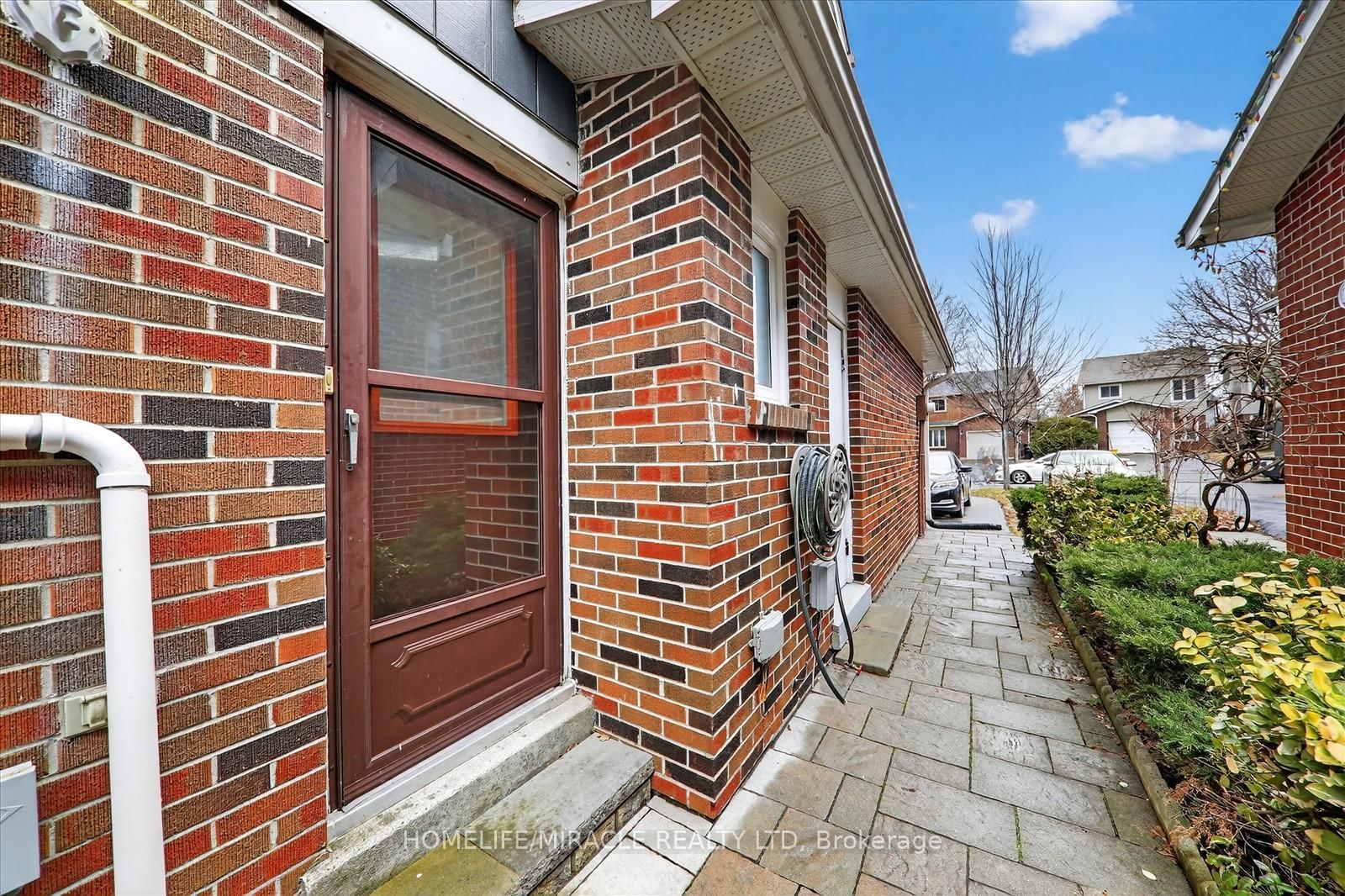 Semi-Detached House for sale at 113 Fanshawe Drive, Brampton, Ontario, L6Z 1A8 - Heart Lake West - MLS: W12943568